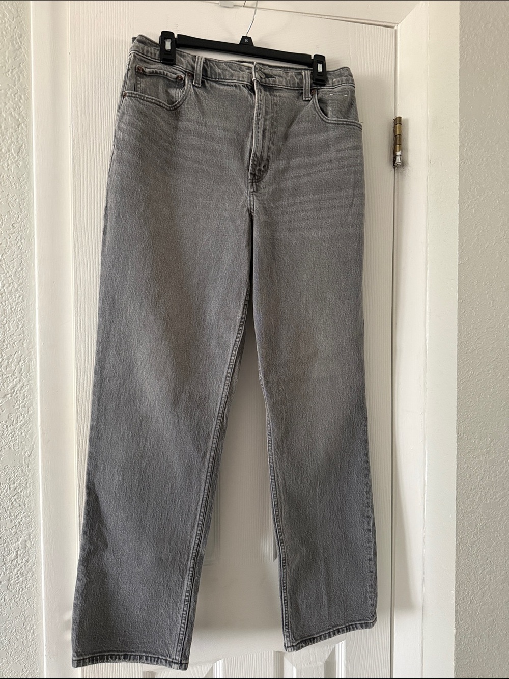 Abercrombie & Fitch Light Women’s Gray High-Rise Straight Jeans